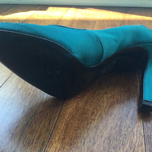 Nine West size 7.5 green heels - Picture 5 of 7